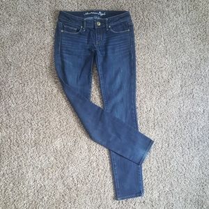 American Eagle skinny jeans size 2